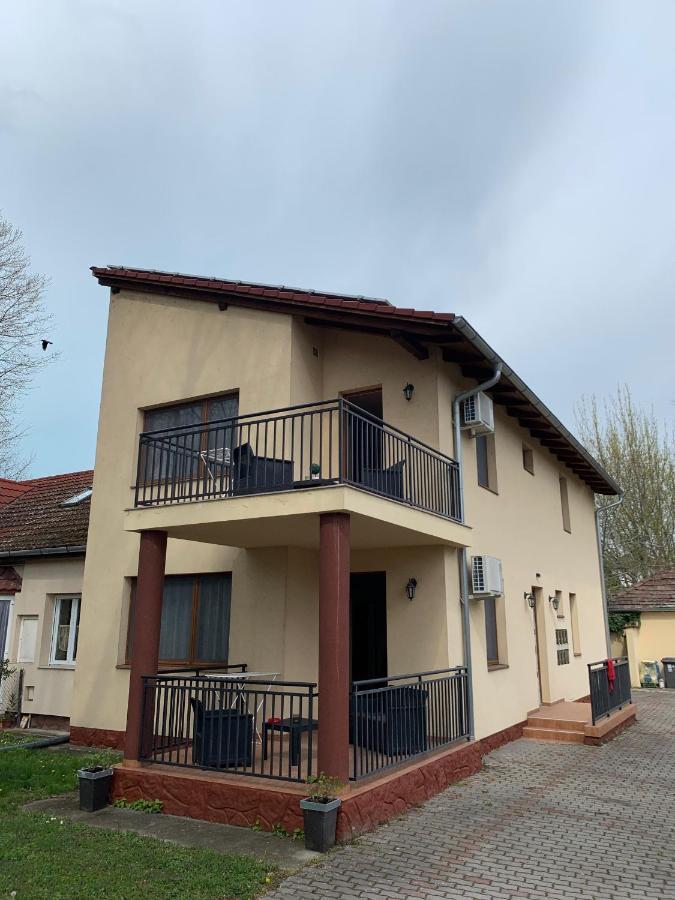 Balaton Apartmanhaz ชิโอฟก ภายนอก รูปภาพ